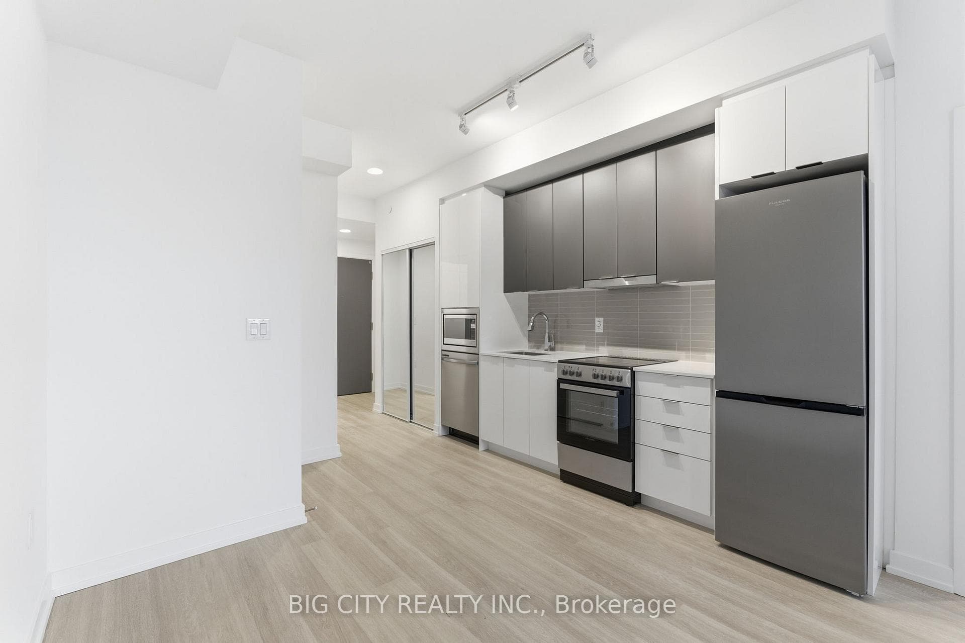 9763 Markham Road Unit 202 photo 4