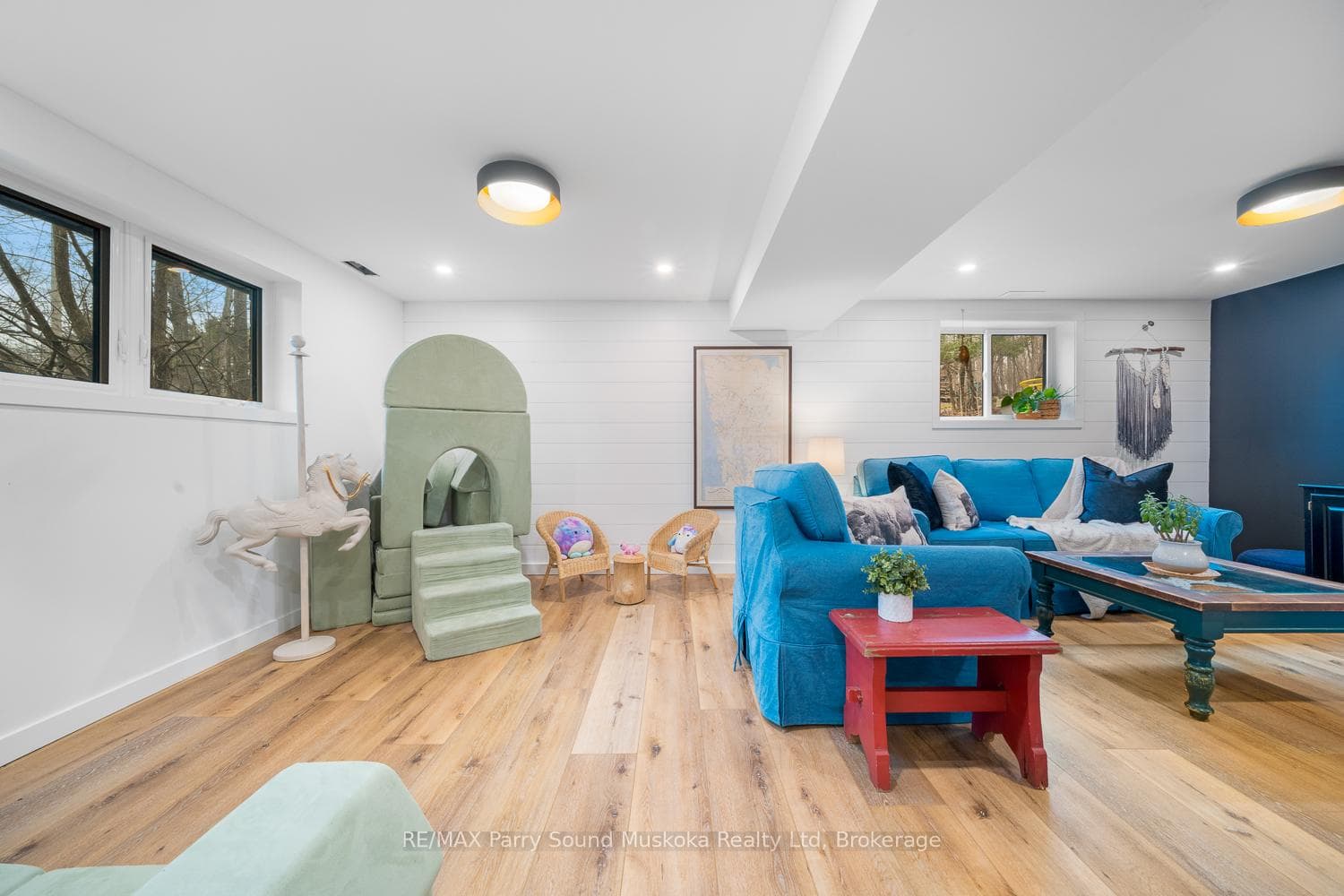 5 Hillview Drive photo 34