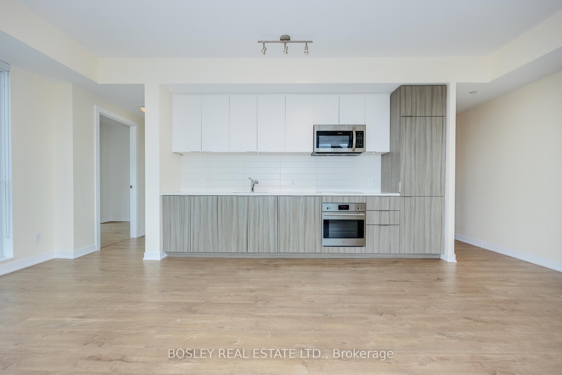 223 St. Clair Avenue Unit 802 photo 8