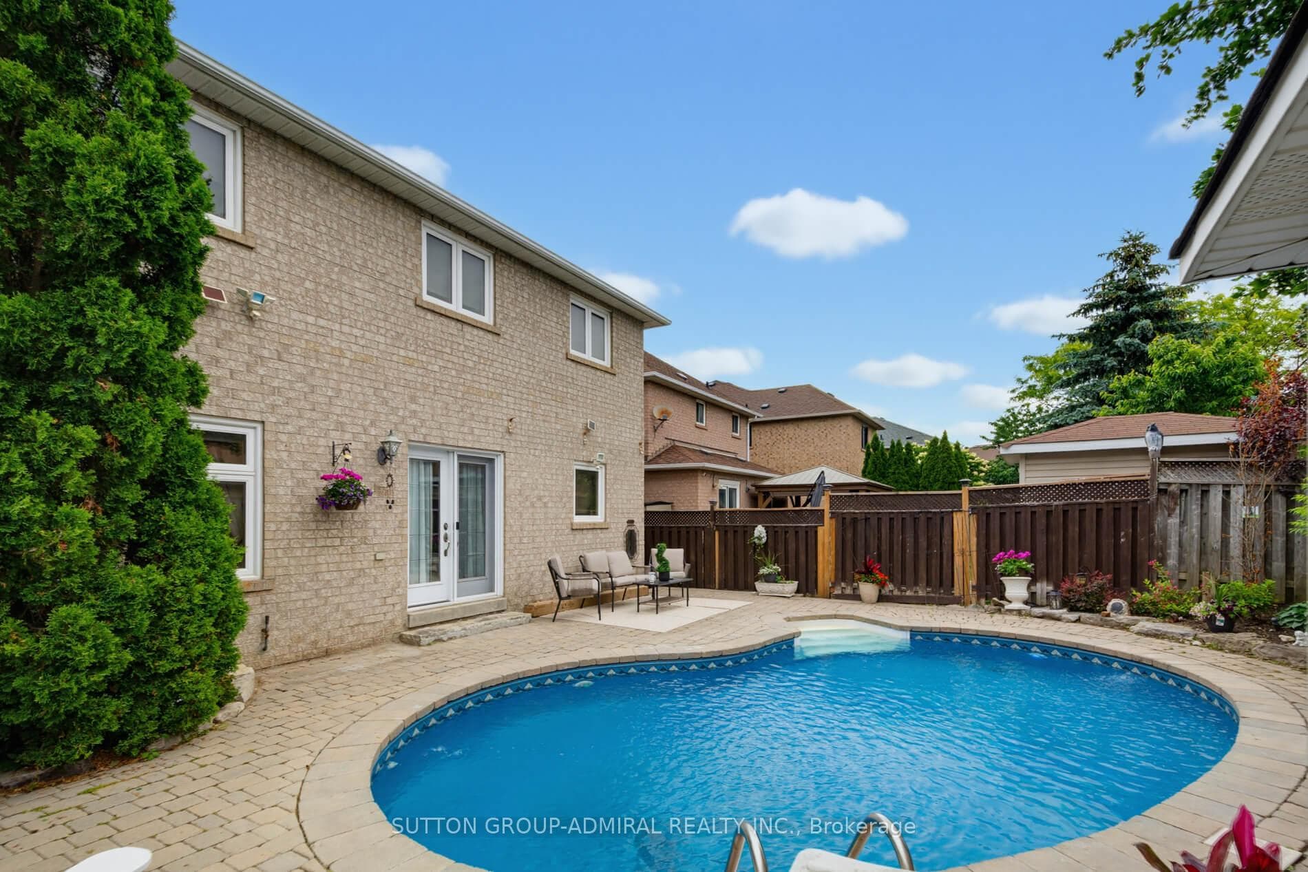 27 Pine Hollow Crescent photo 28