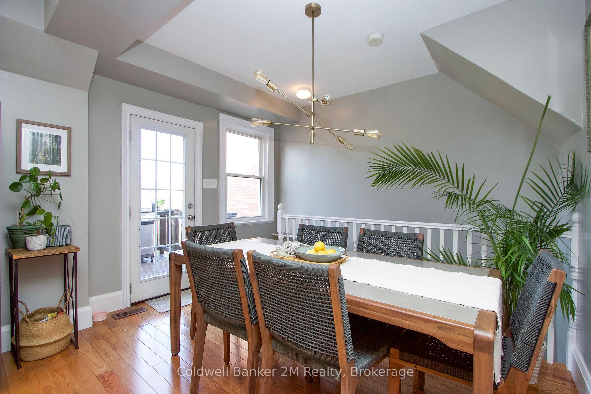 213 Huron Street photo 14