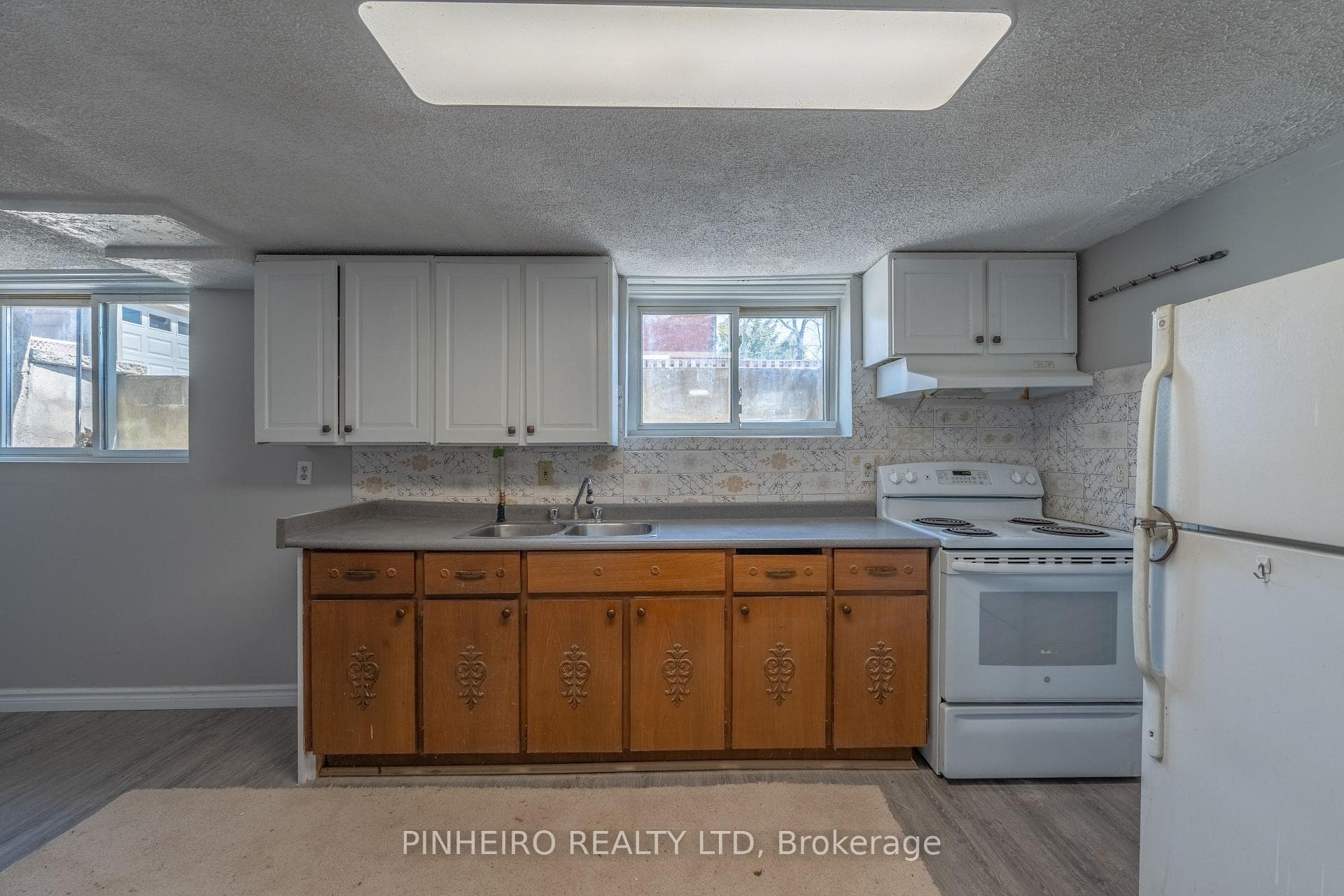 786 Nelson Street photo 36