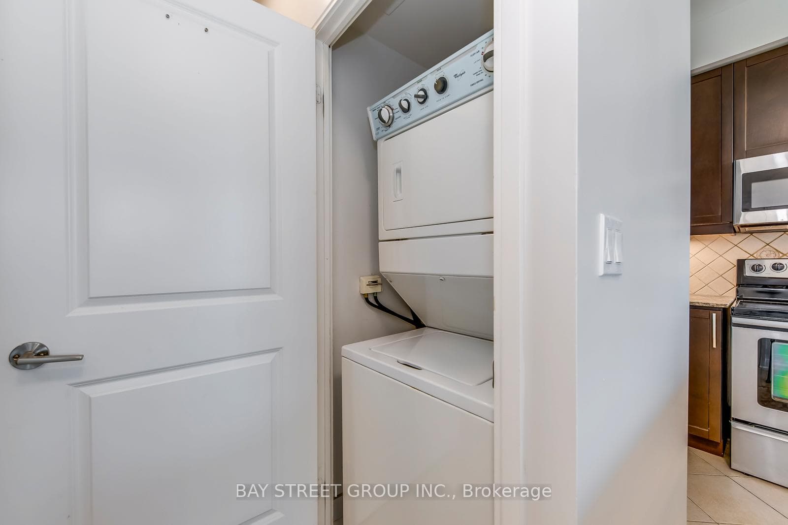 80 Absolute Avenue Unit 1405 photo 29