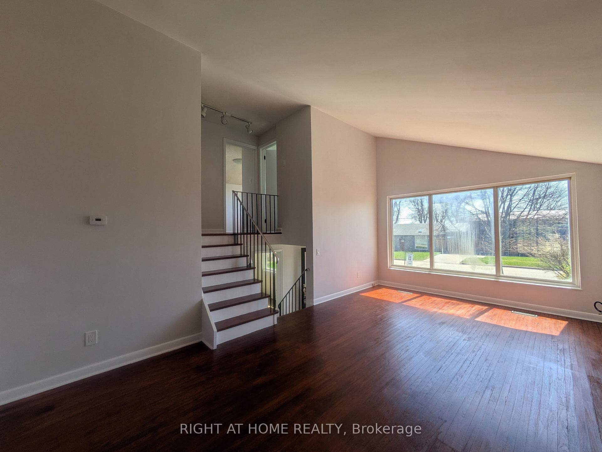 740 Stone Street photo 7