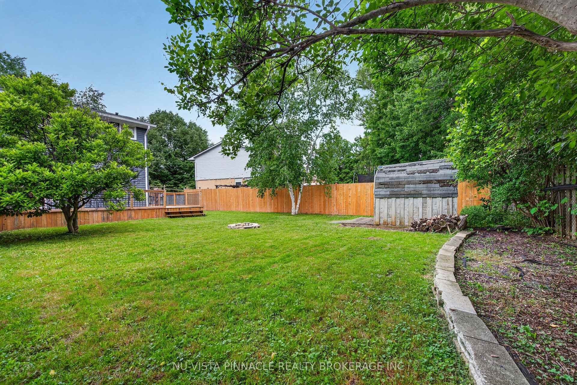 28 Edgemere Crescent photo 42