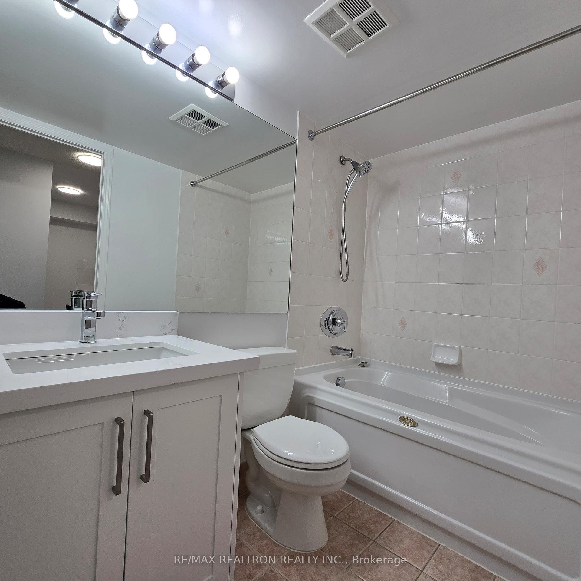 152 St Patrick Street Unit 806 photo 15