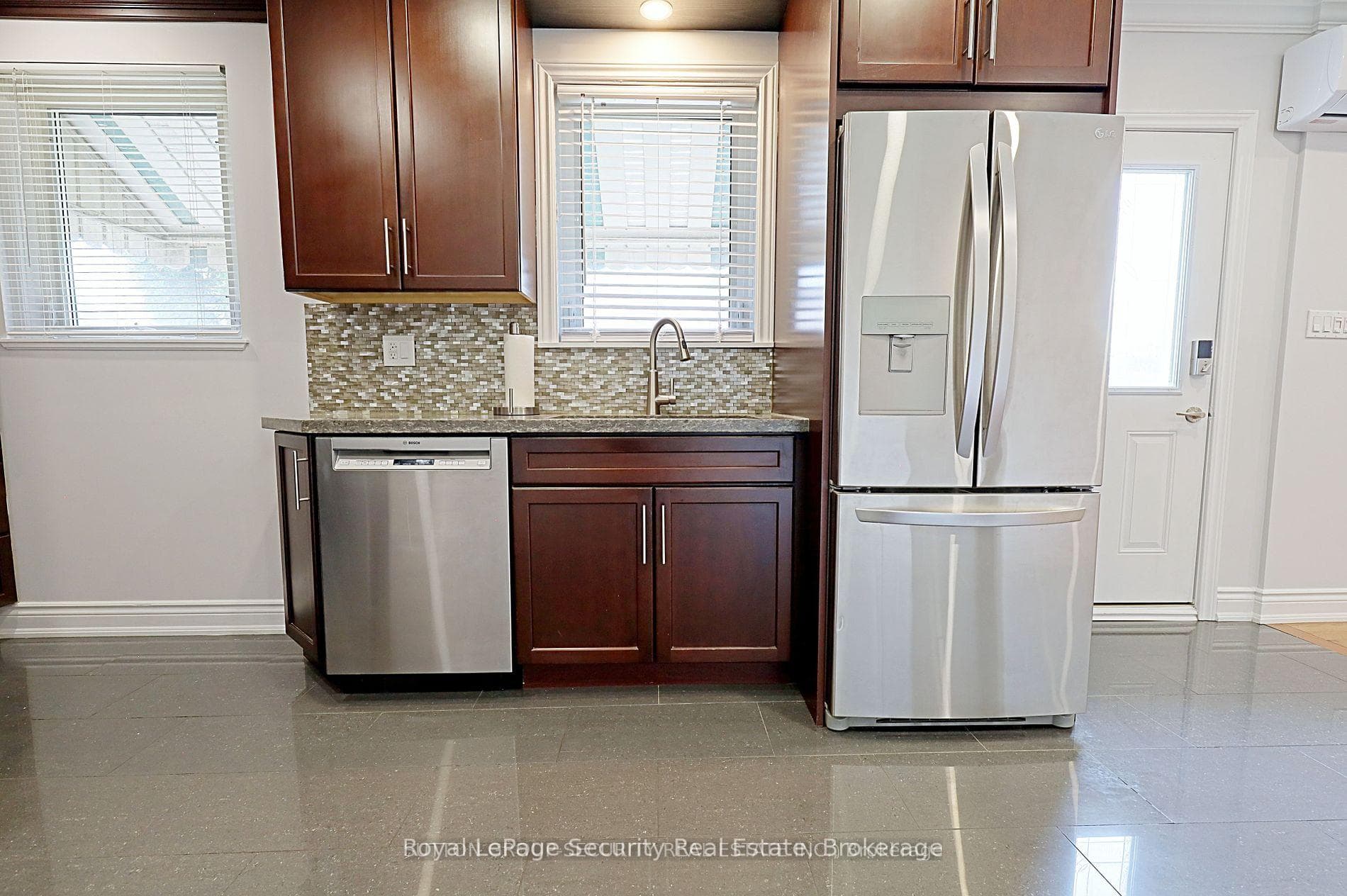15 Beechborough Avenue photo 6