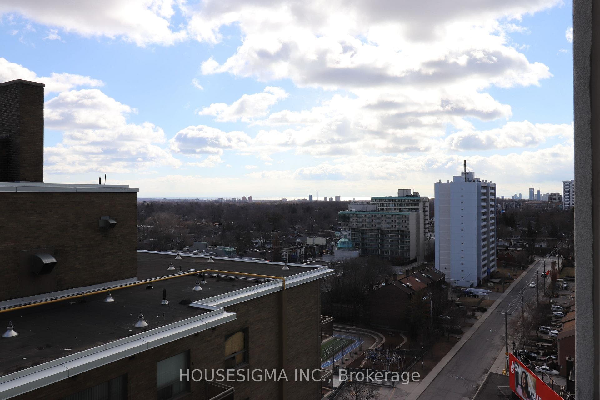 212 Eglinton Avenue Unit 1410 photo 18