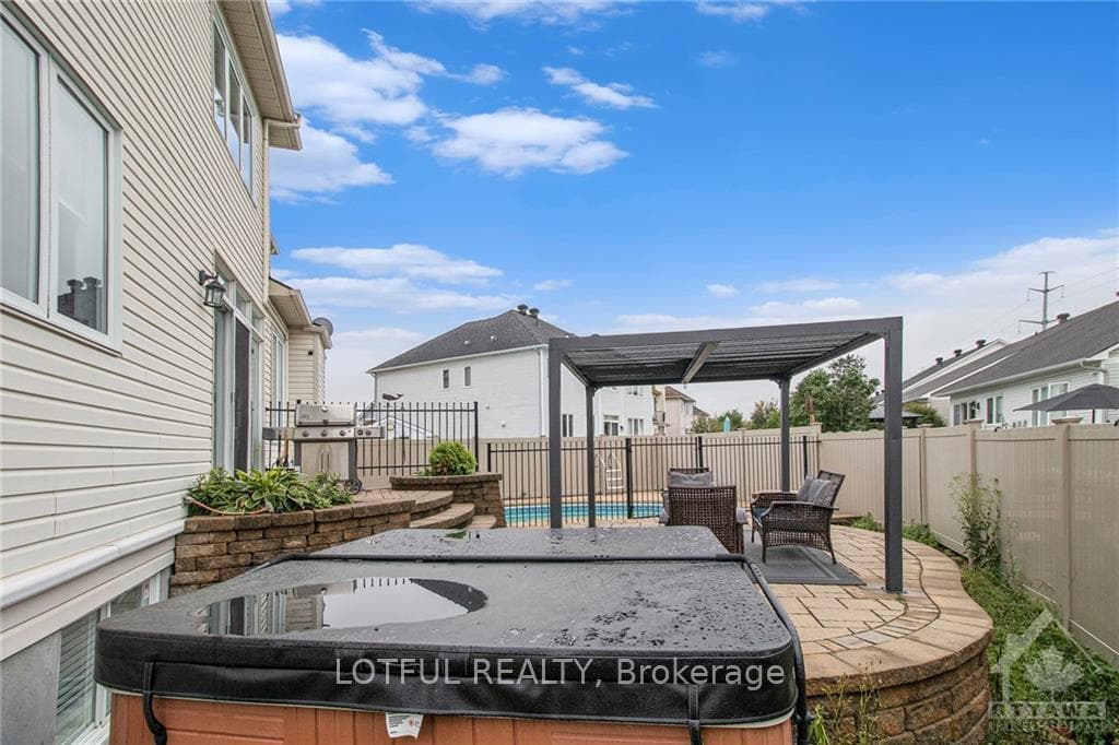 2100 AVEBURY Drive photo 29