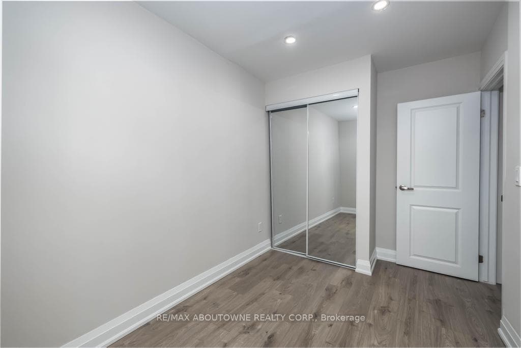 131 WEST Avenue photo 10