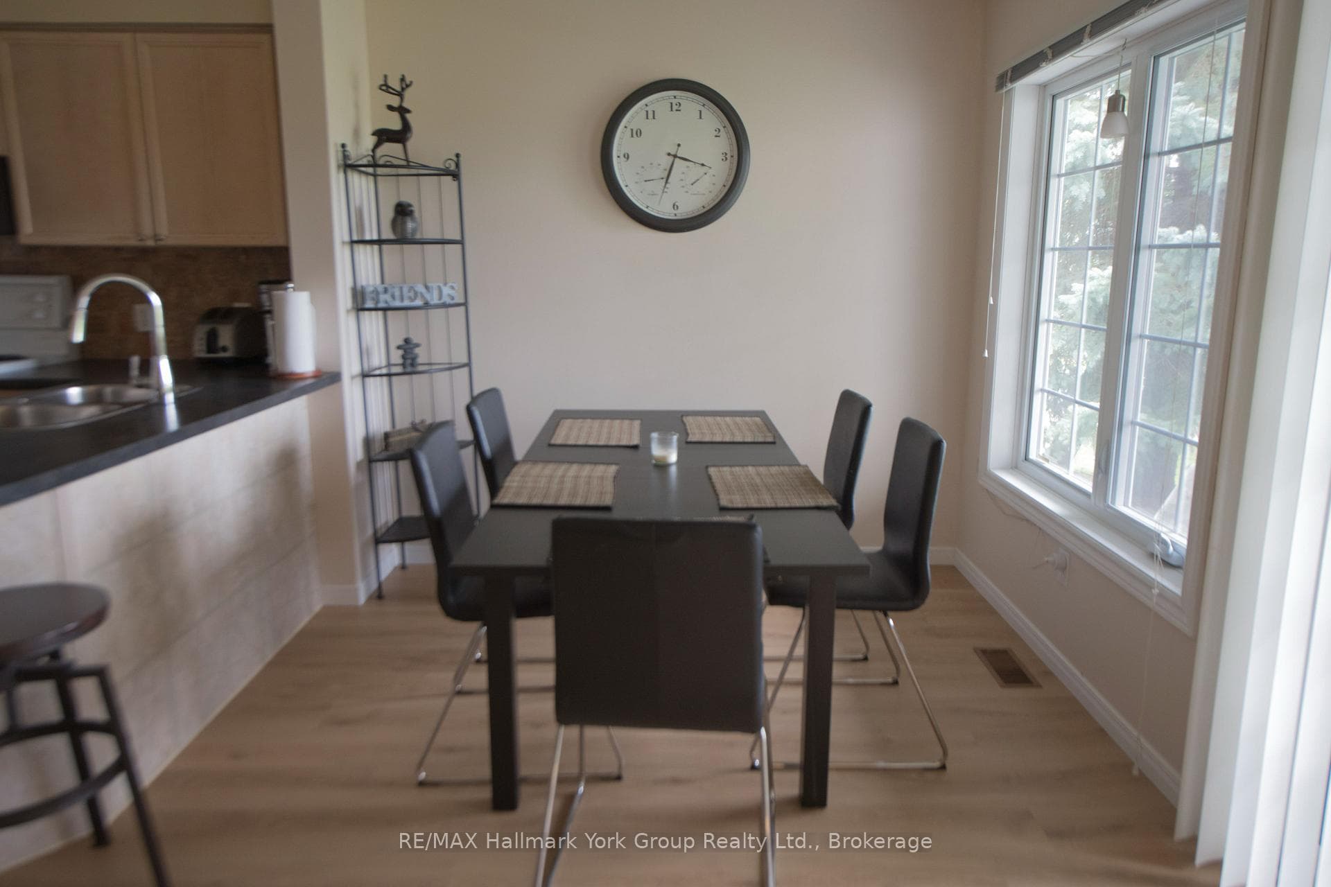162 Settlers Way Unit 49 photo 6