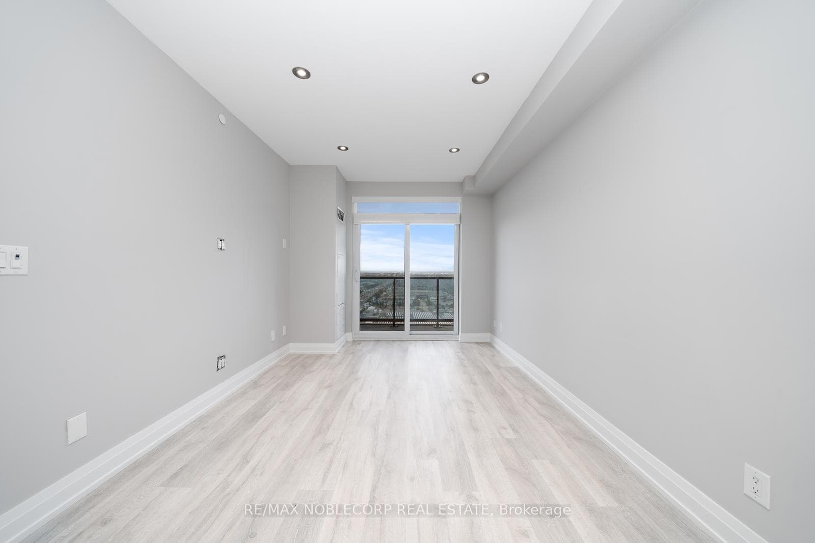 3700 Highway 7 Road Unit 1706 photo 18