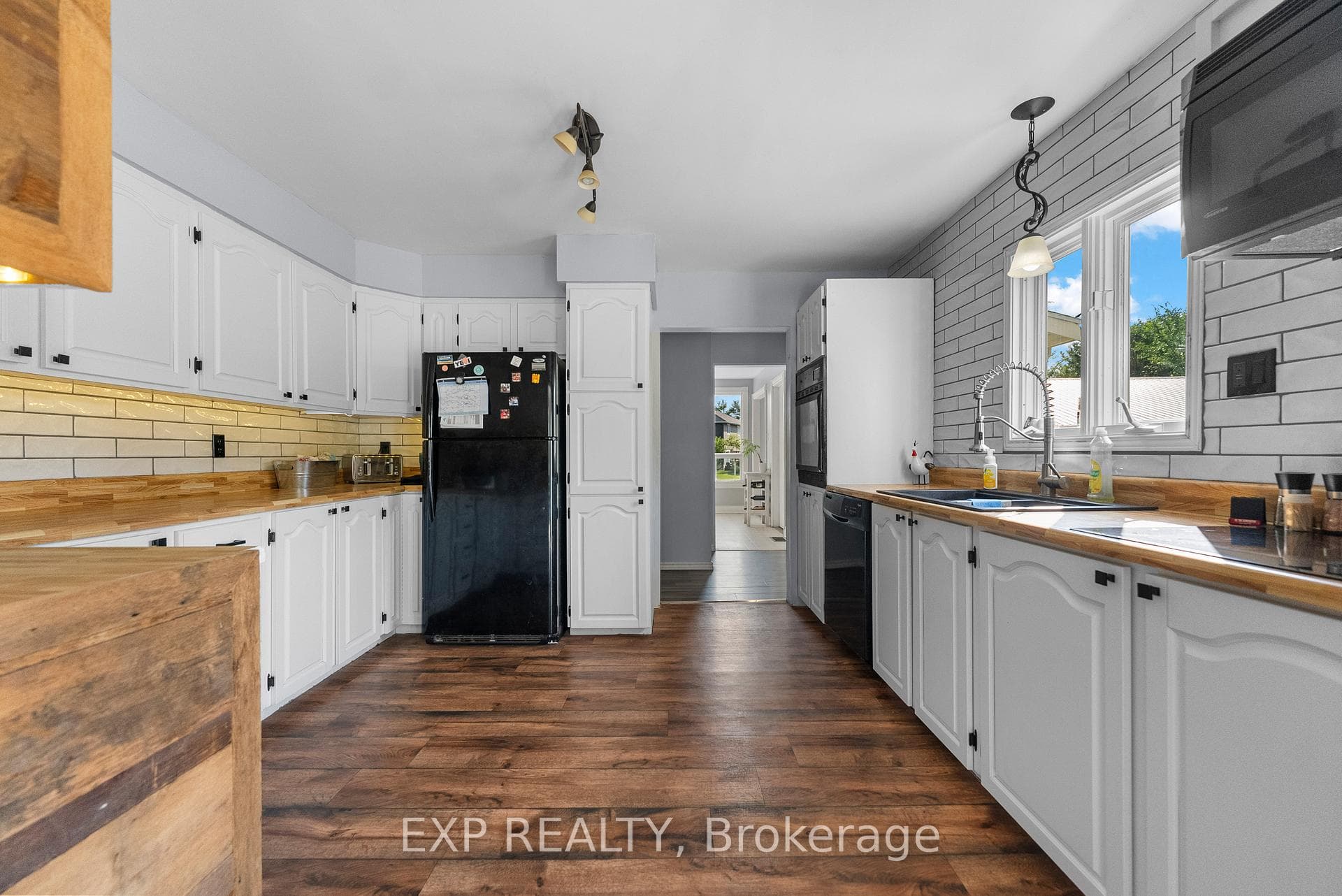 2427 LOCHWINNOCH Road photo 18