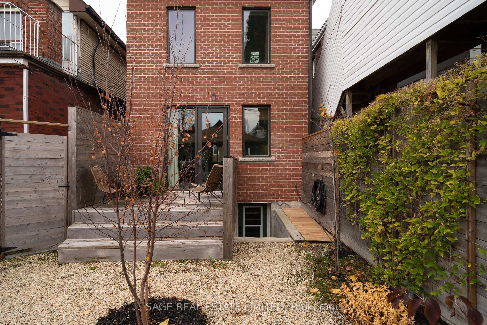 109 Pauline Avenue photo 37