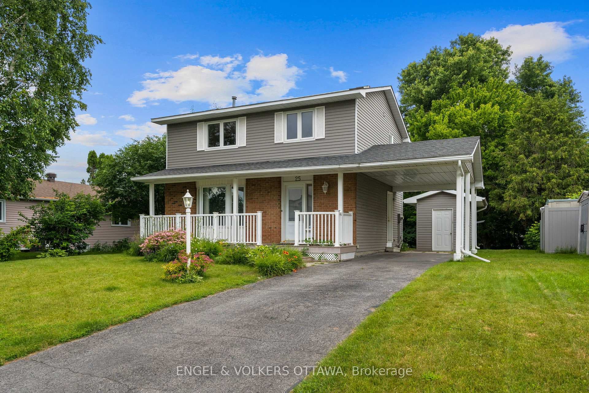 25 Antler Avenue photo 3
