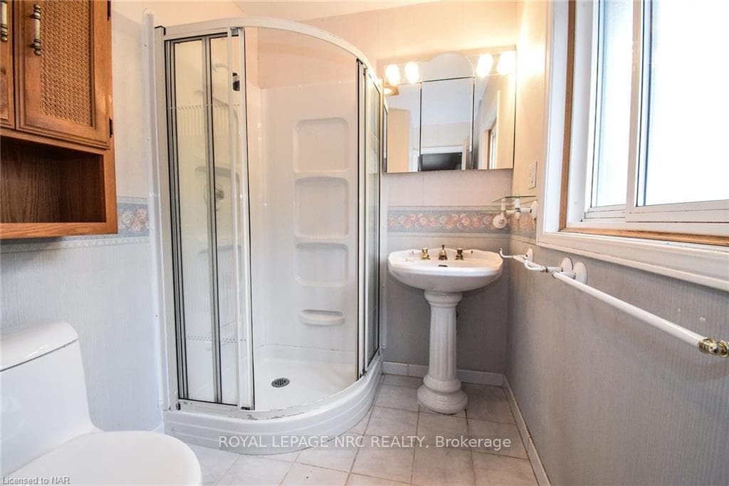 1 BLACKWOOD Crescent photo 14
