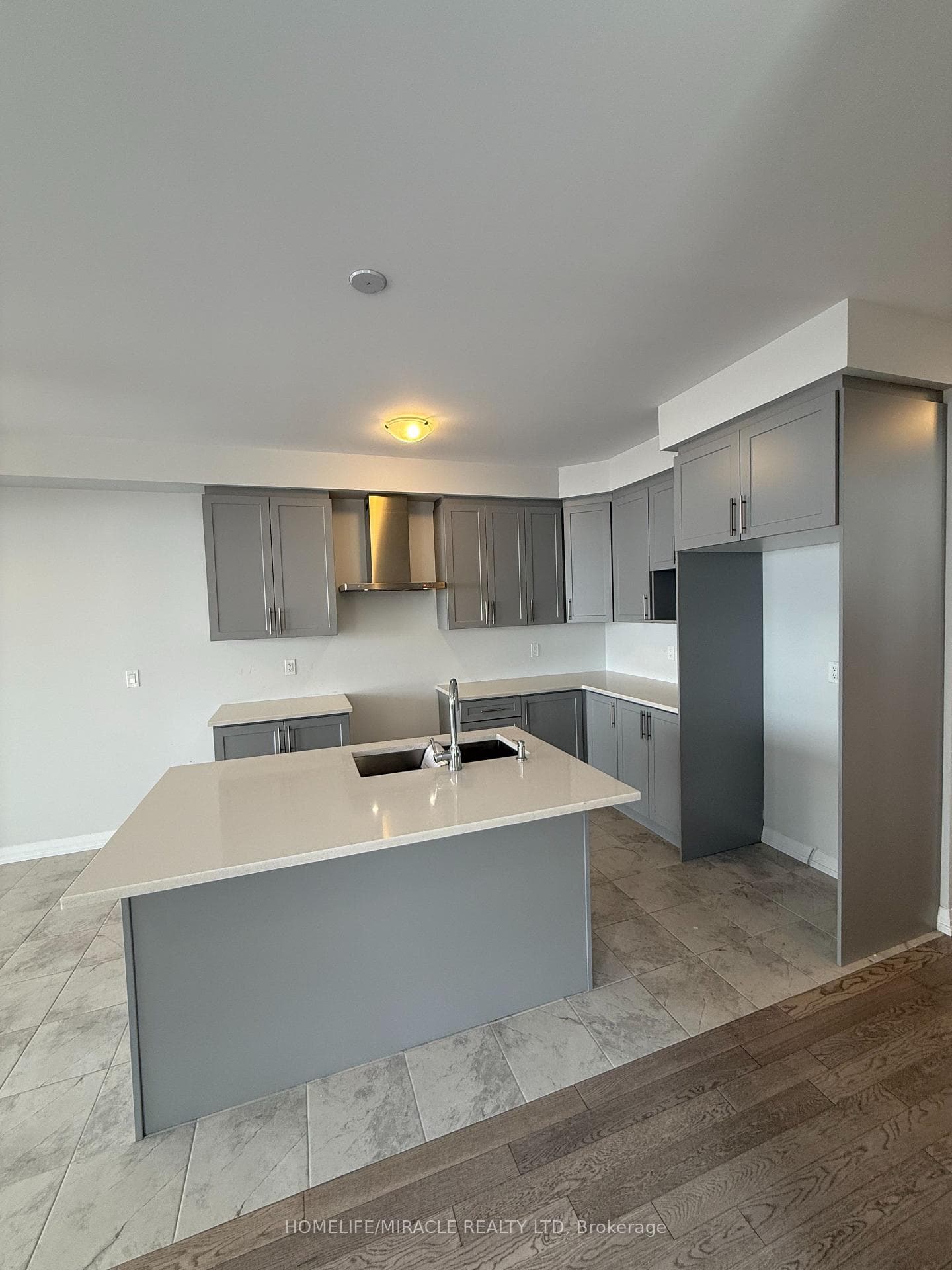 876 Sobeski Avenue photo 10
