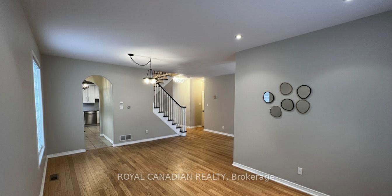 501 Topper Woods Crescent Unit Upper photo 6