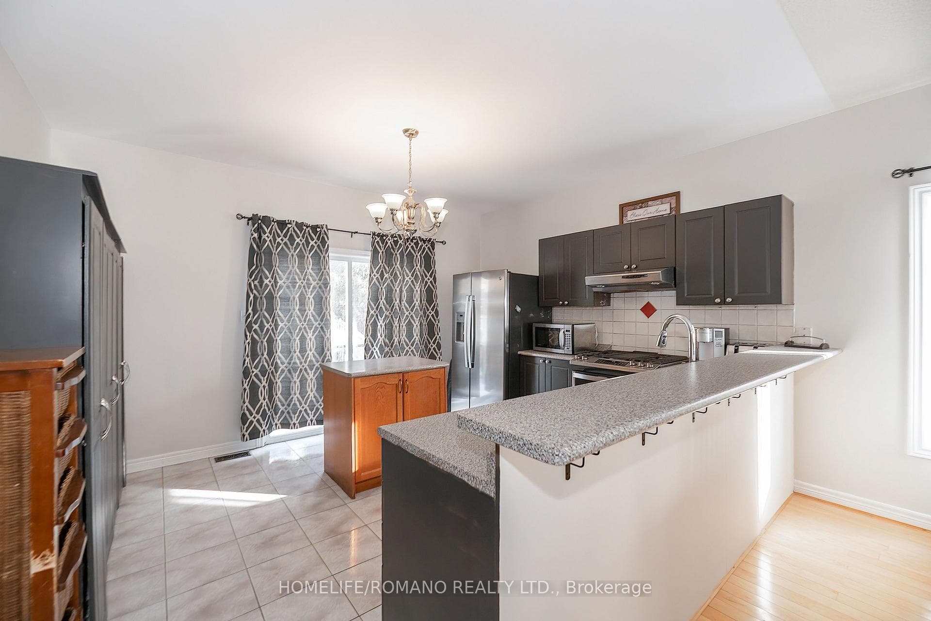 25 Bedell Crescent photo 12