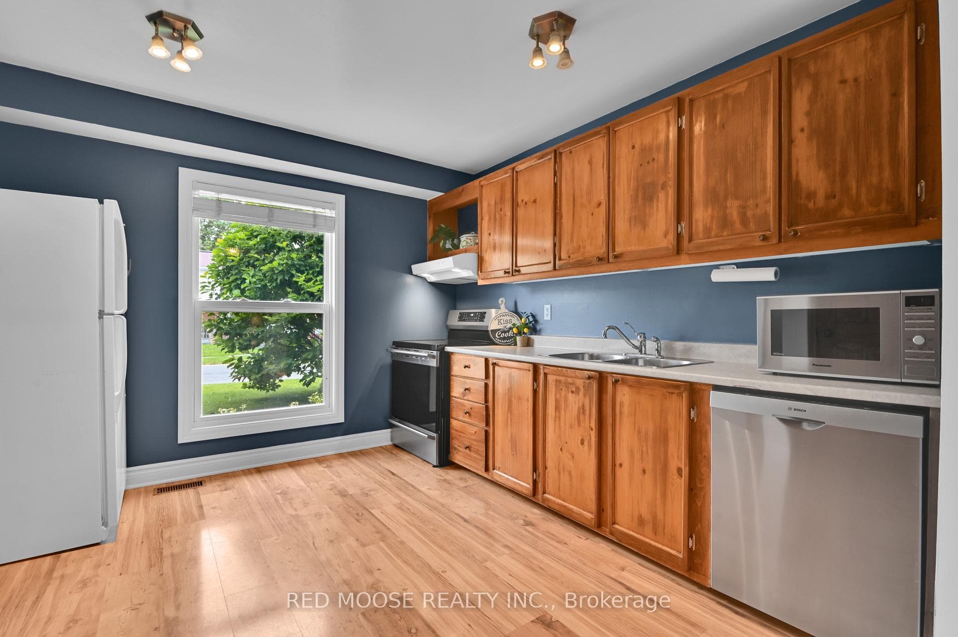 67 Valewood Crescent photo 6