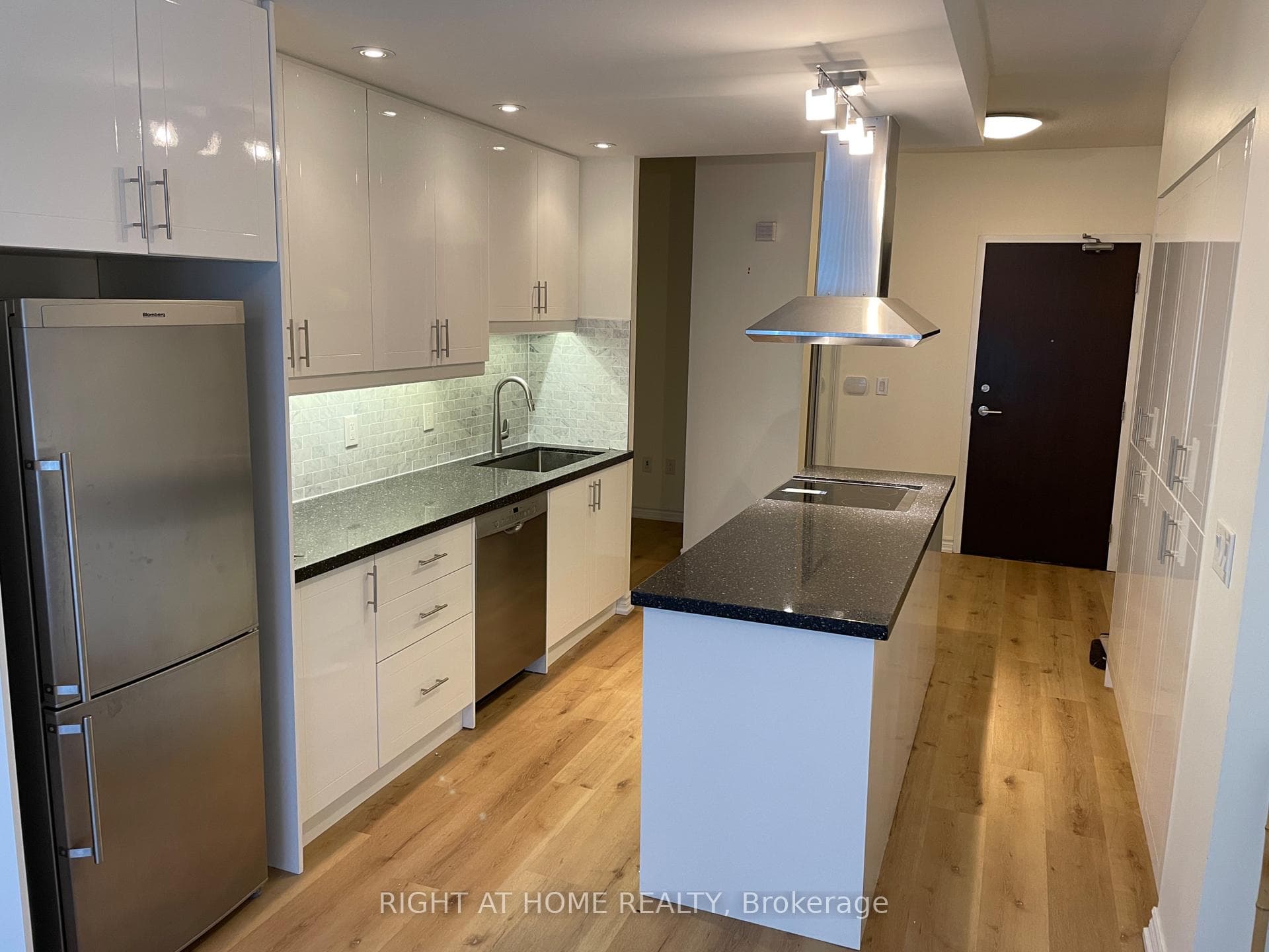 38 Dan Leckie Way Unit 2610 photo 17