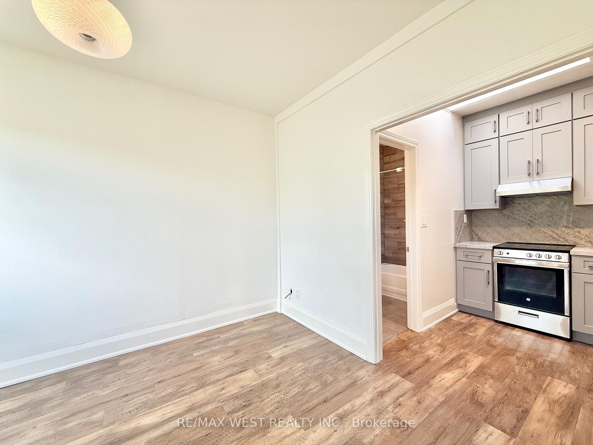 2097 Danforth Avenue Unit 1 photo 5