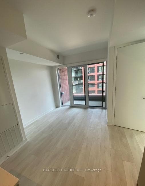 8 Tippett Road Unit 520 photo 7