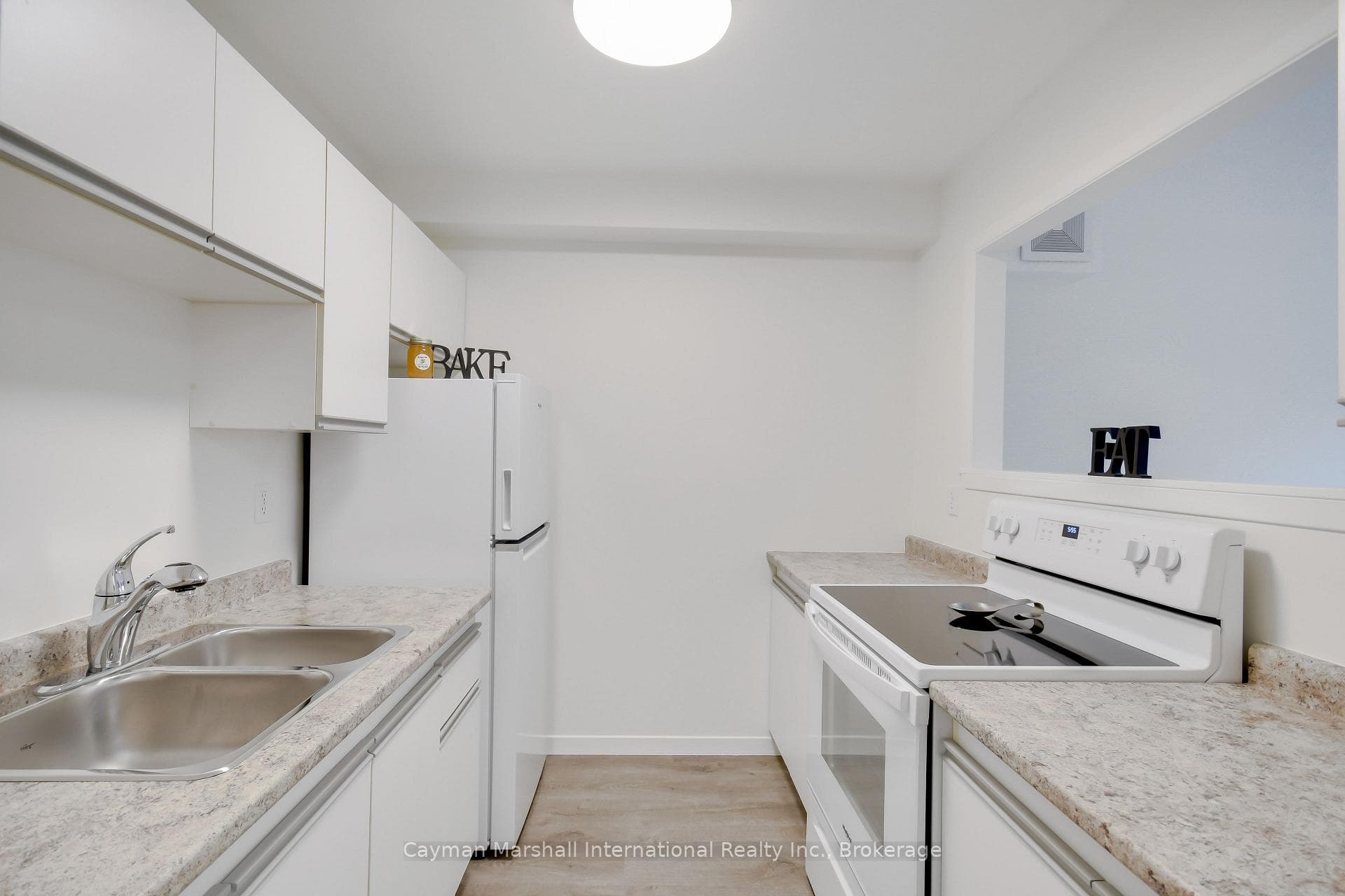 155/157 Woodchester Avenue photo 12