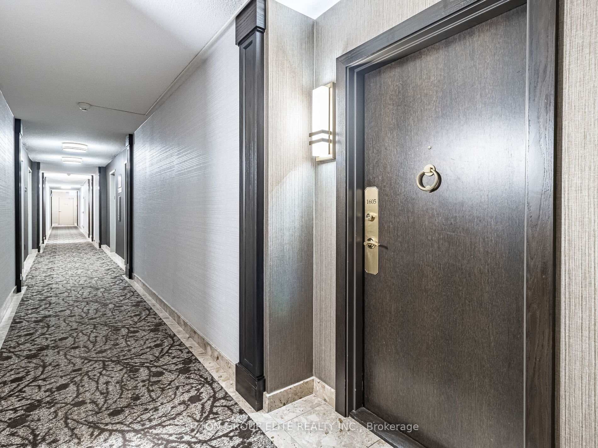 820 Burnhamthorpe Road Unit 1605 photo 4