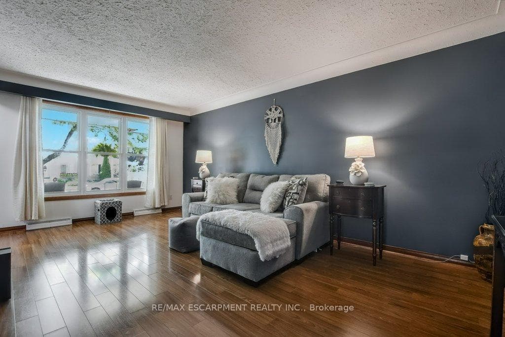 5945 Frontenac Street photo 8
