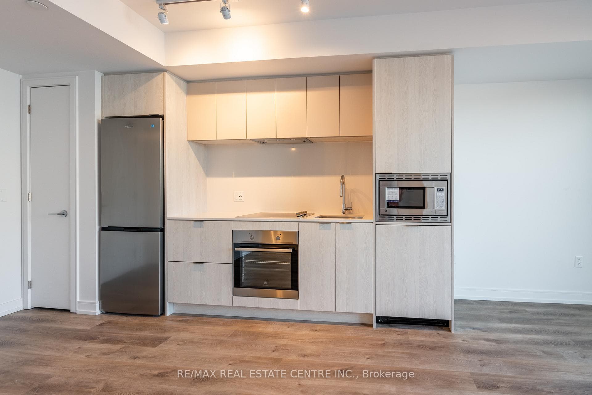 1 Jarvis Street Unit 512 photo 7