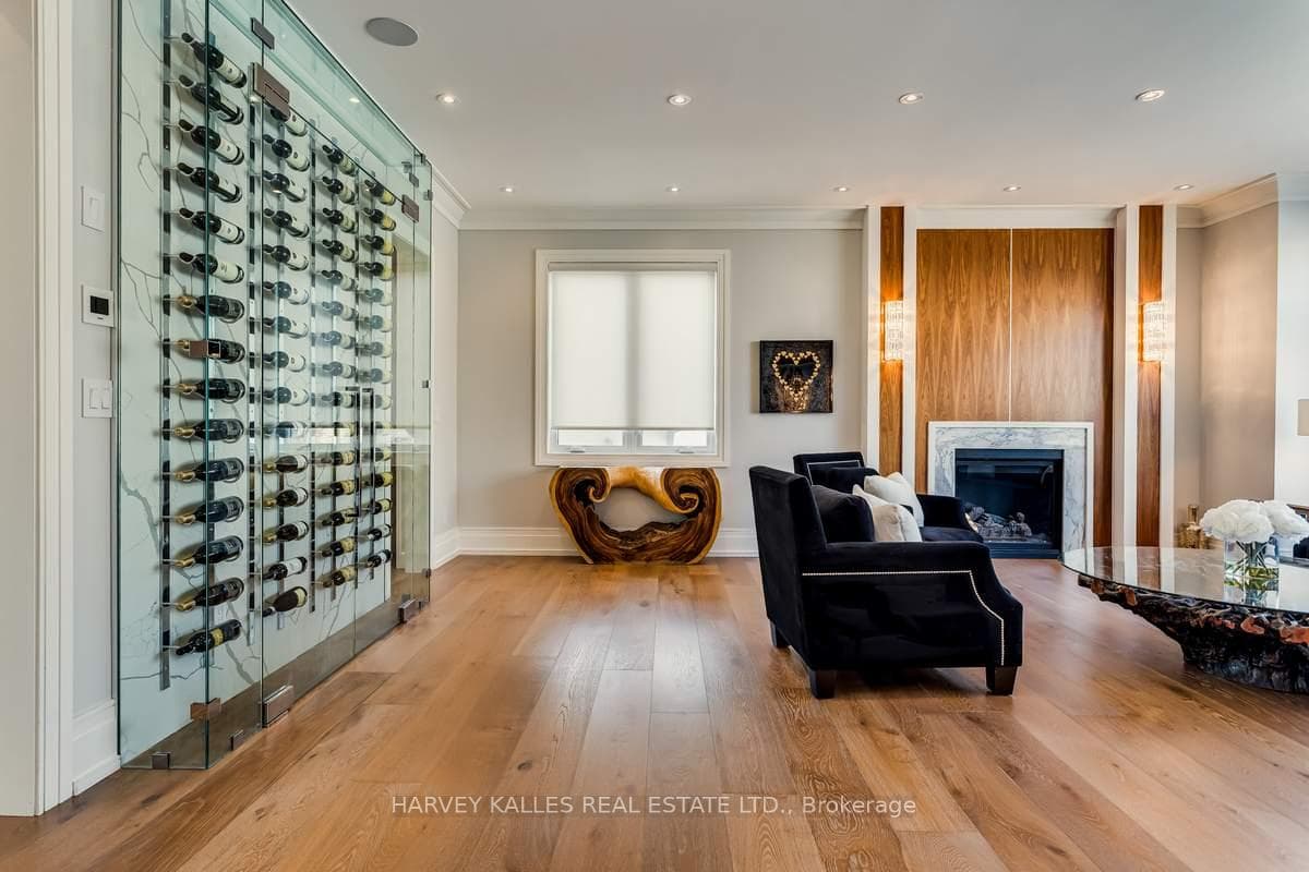 445 Glengrove Avenue photo 6
