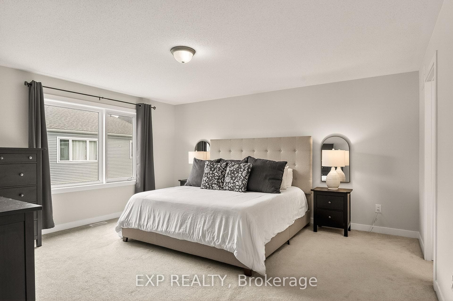 909 Lesage Way photo 21