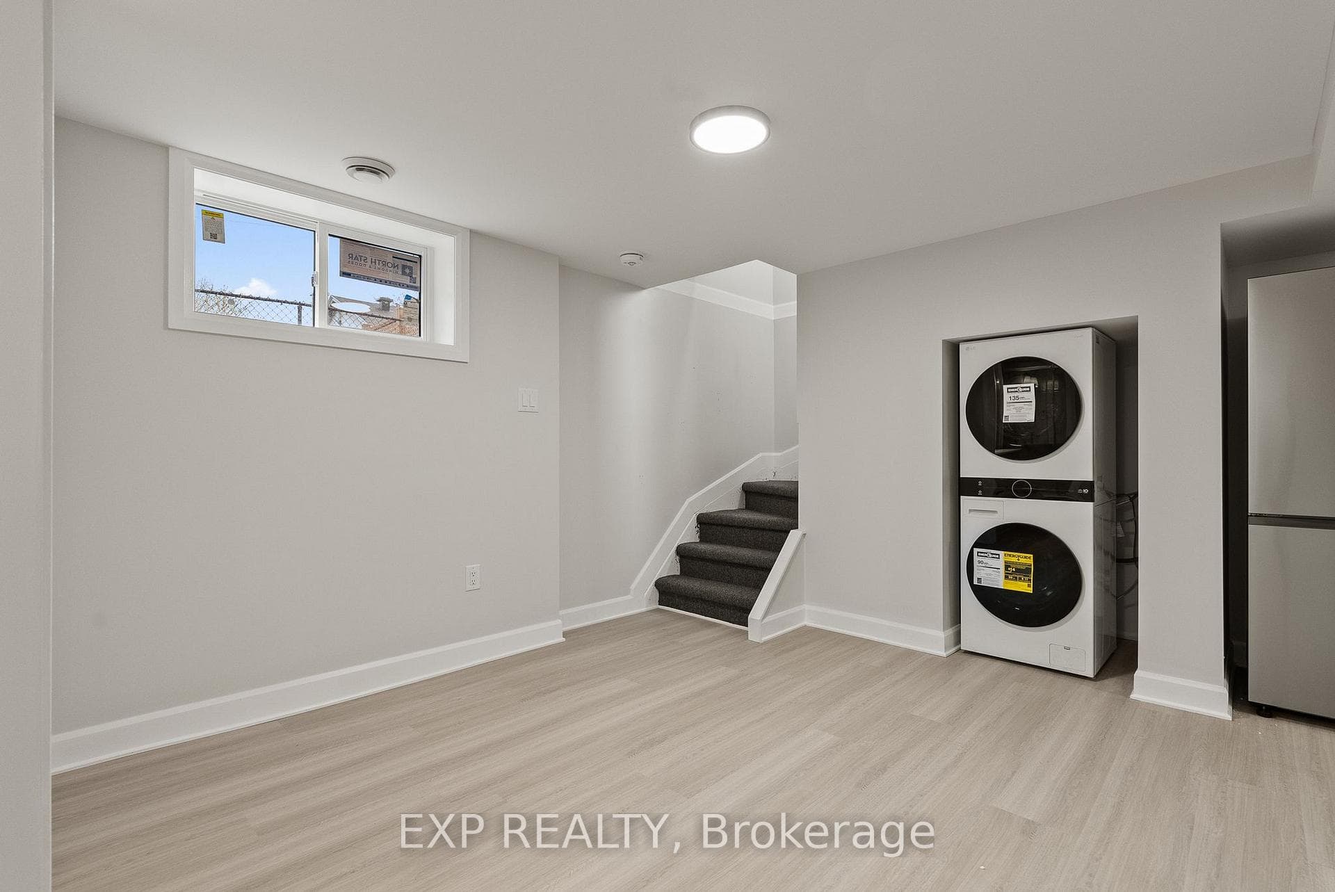 2393 Sheldon Avenue photo 31