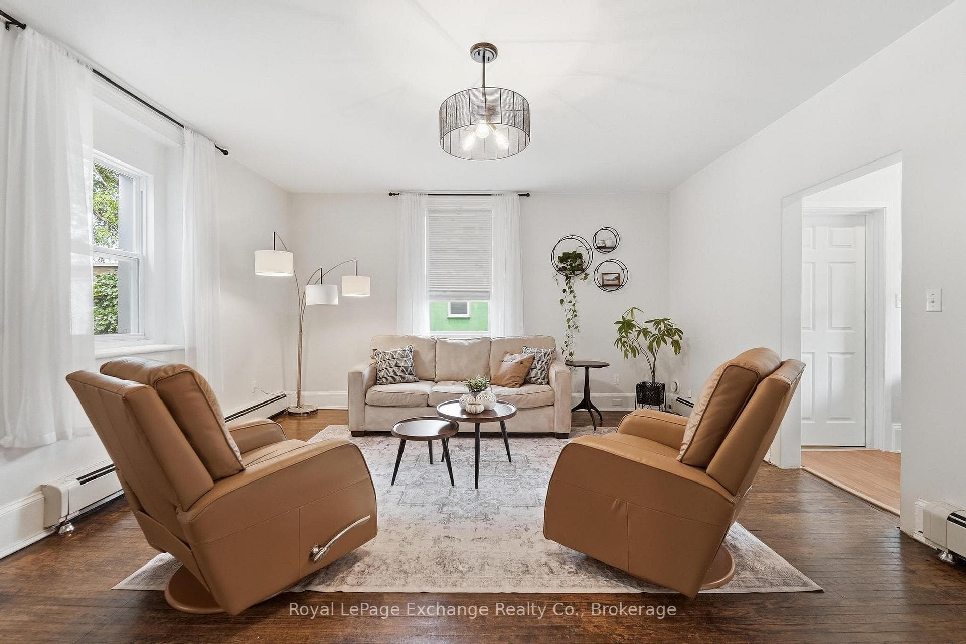 544 Queen Street photo 5