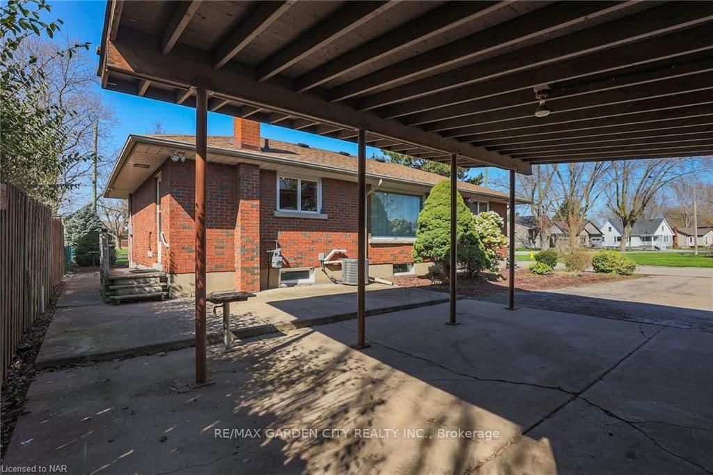 35 HEWKO Street photo 22