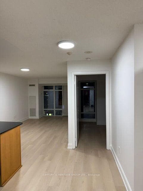 2181 Yonge Street Unit 1909 photo 13