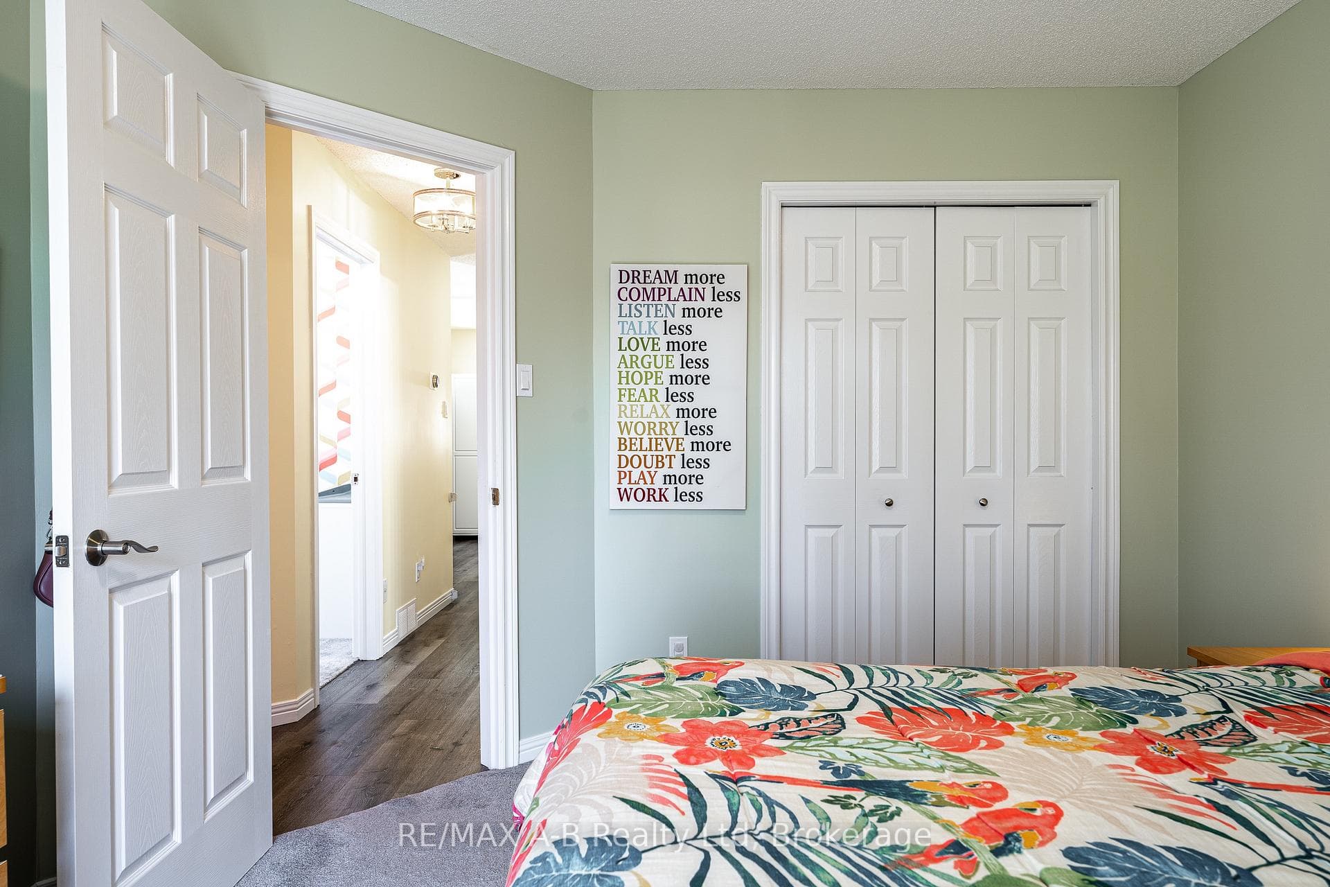 65 Falstaff Street photo 28