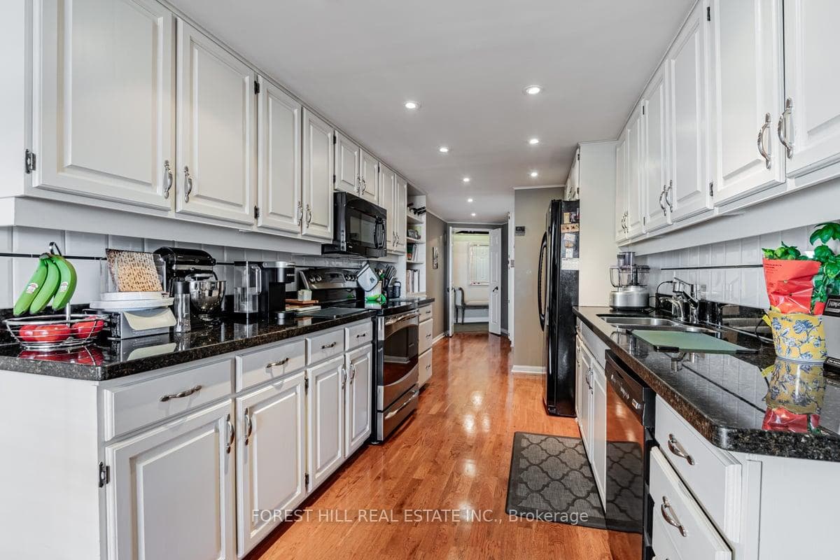85 Skymark Drive Unit 1503 photo 10