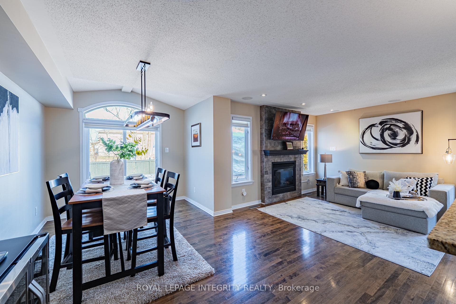 349 Celtic Ridge Crescent photo 14