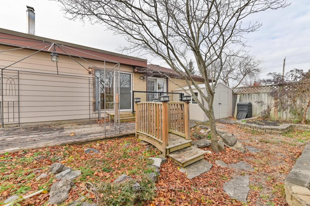 48 Janlyn Crescent photo 36