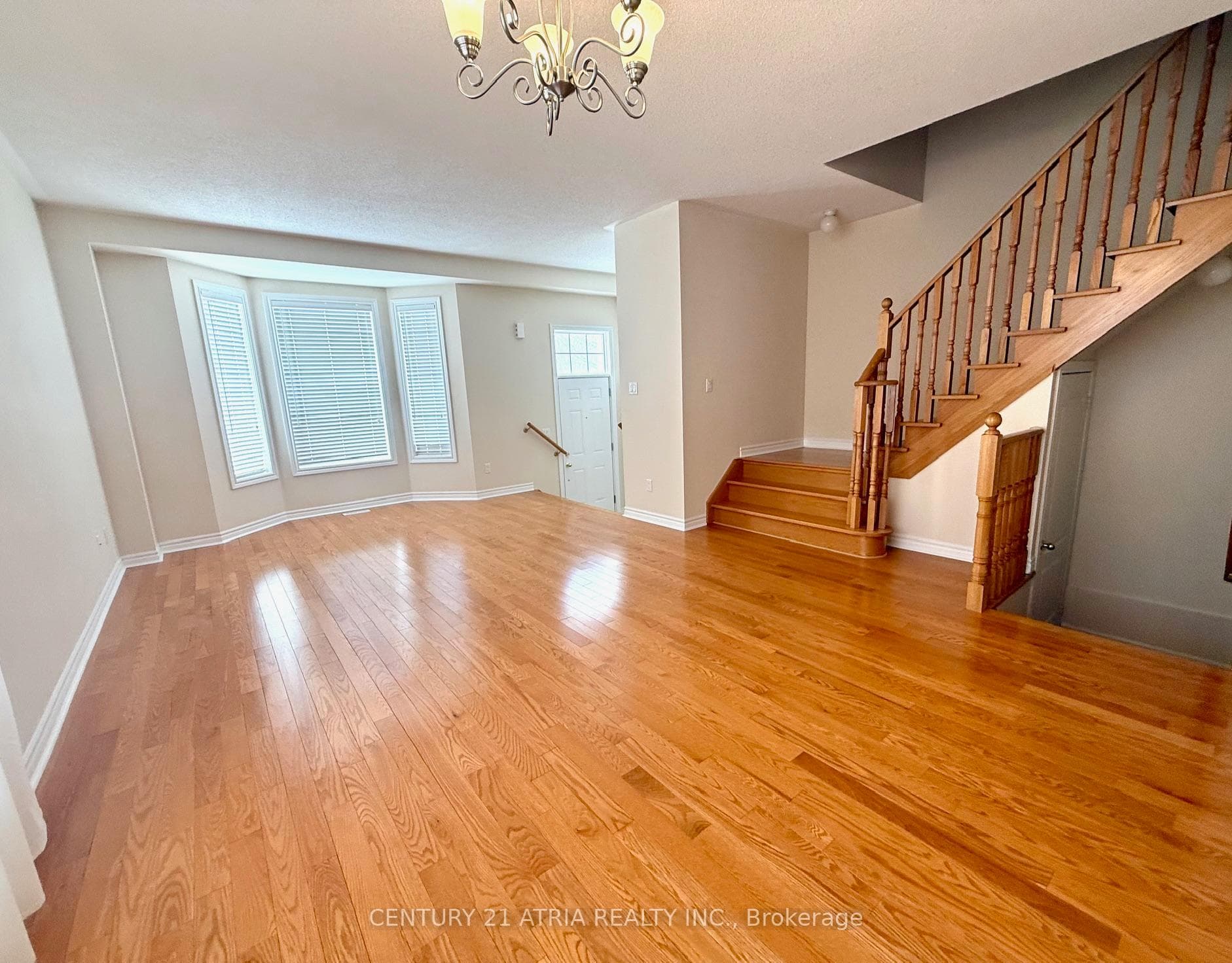 10491 Woodbine Avenue photo 4