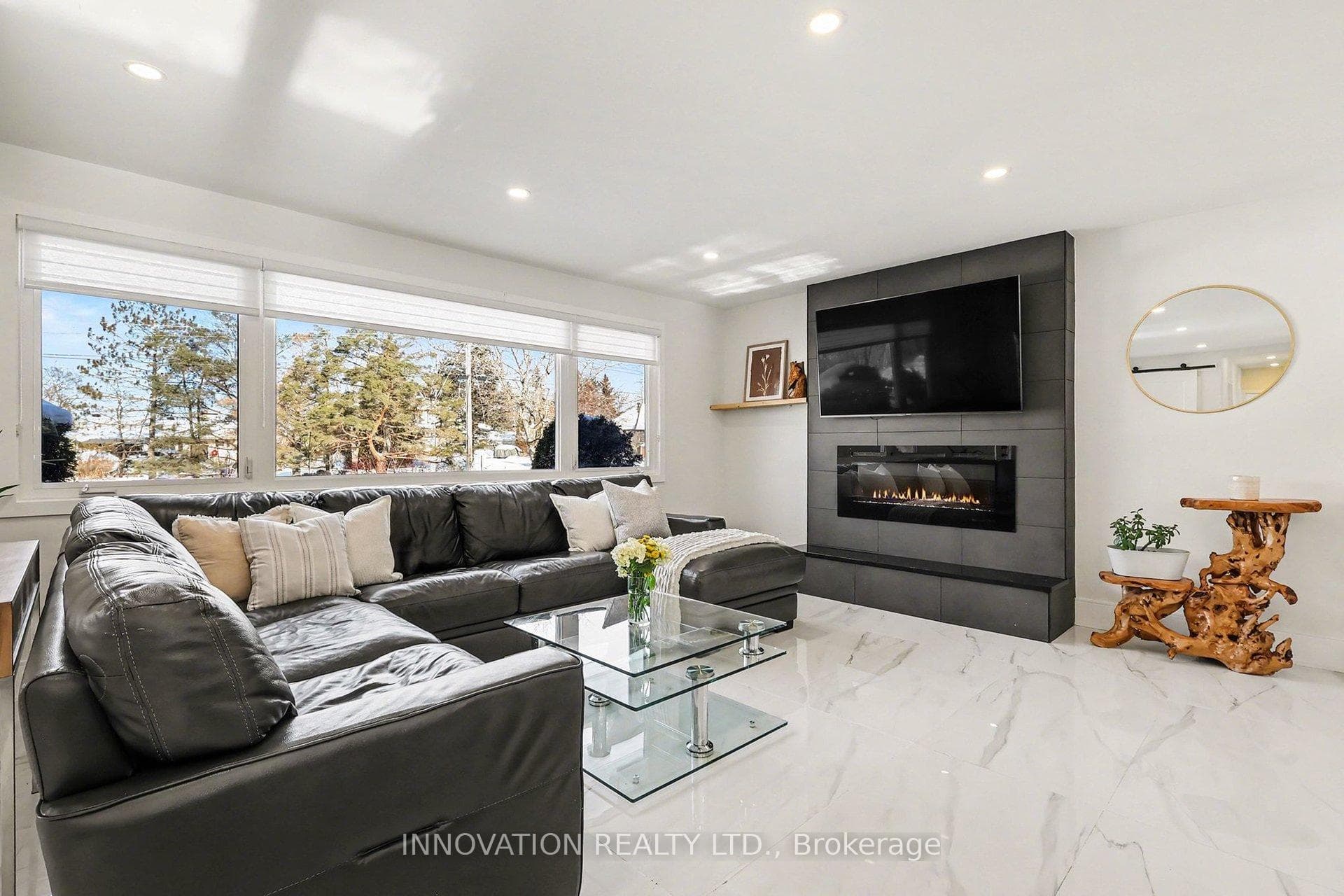 1458 Rhea Place photo 2