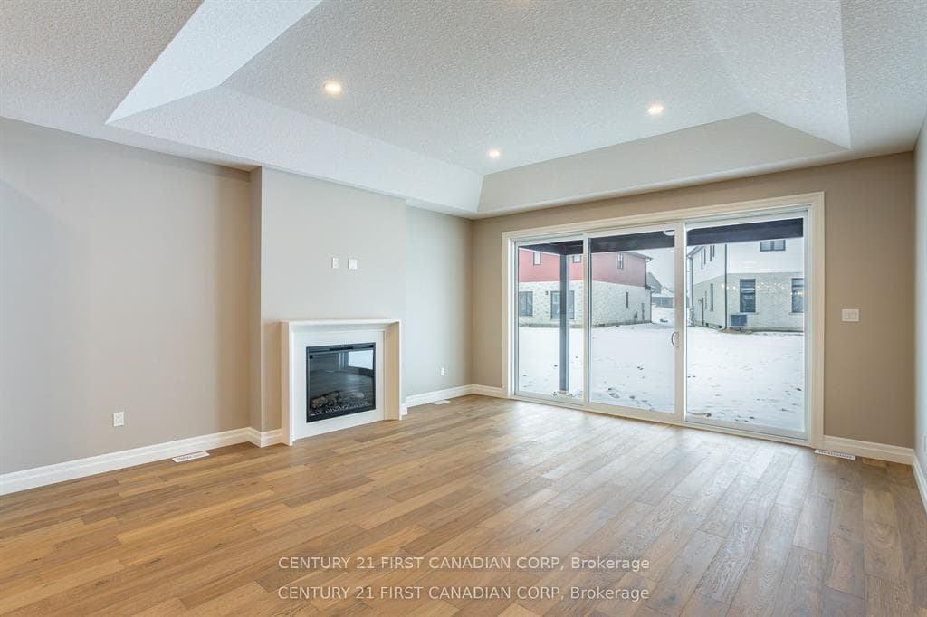 LOT 105 DARWIN Crescent photo 13