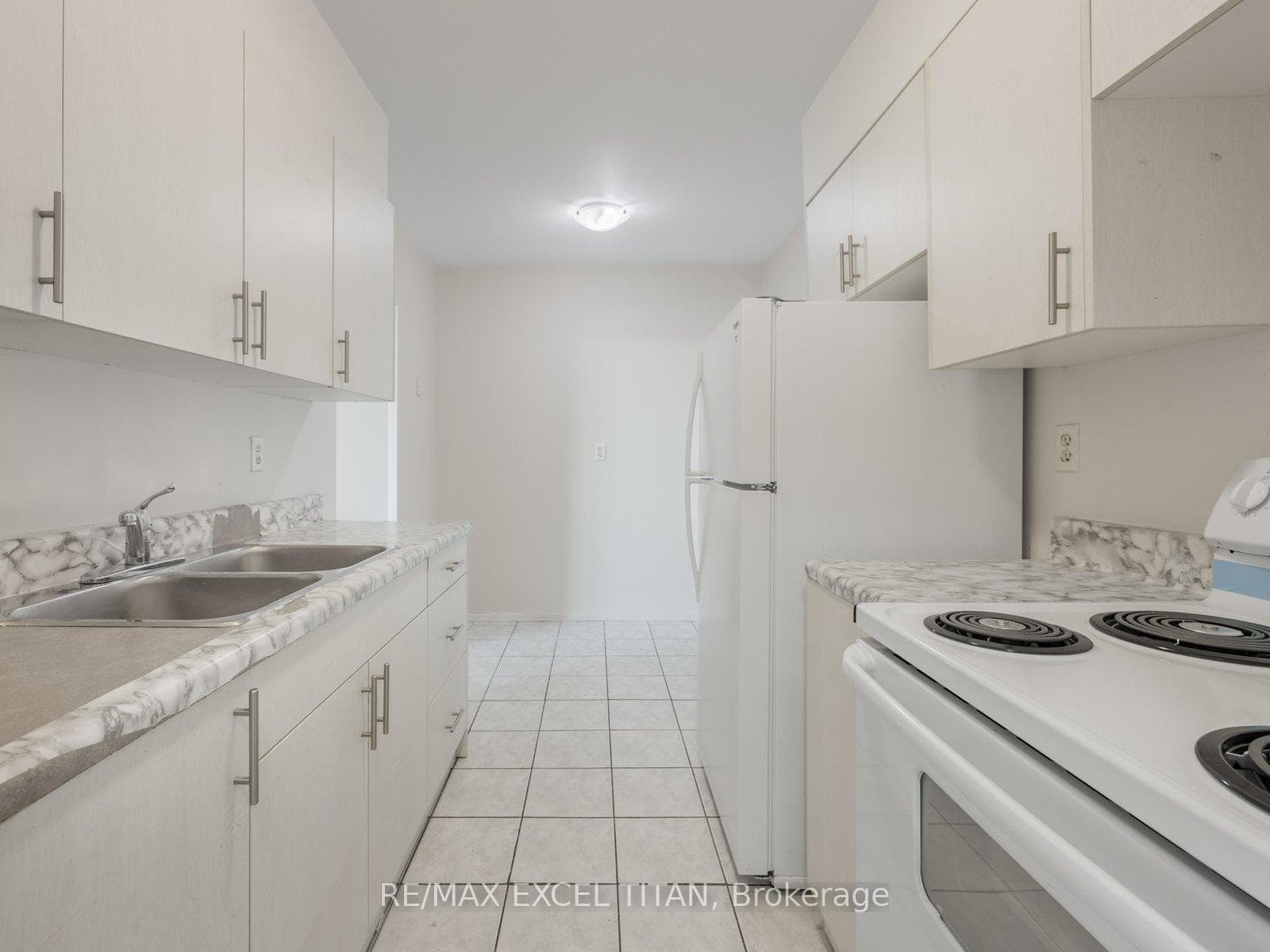 1385 Midland Avenue Unit 307 photo 16