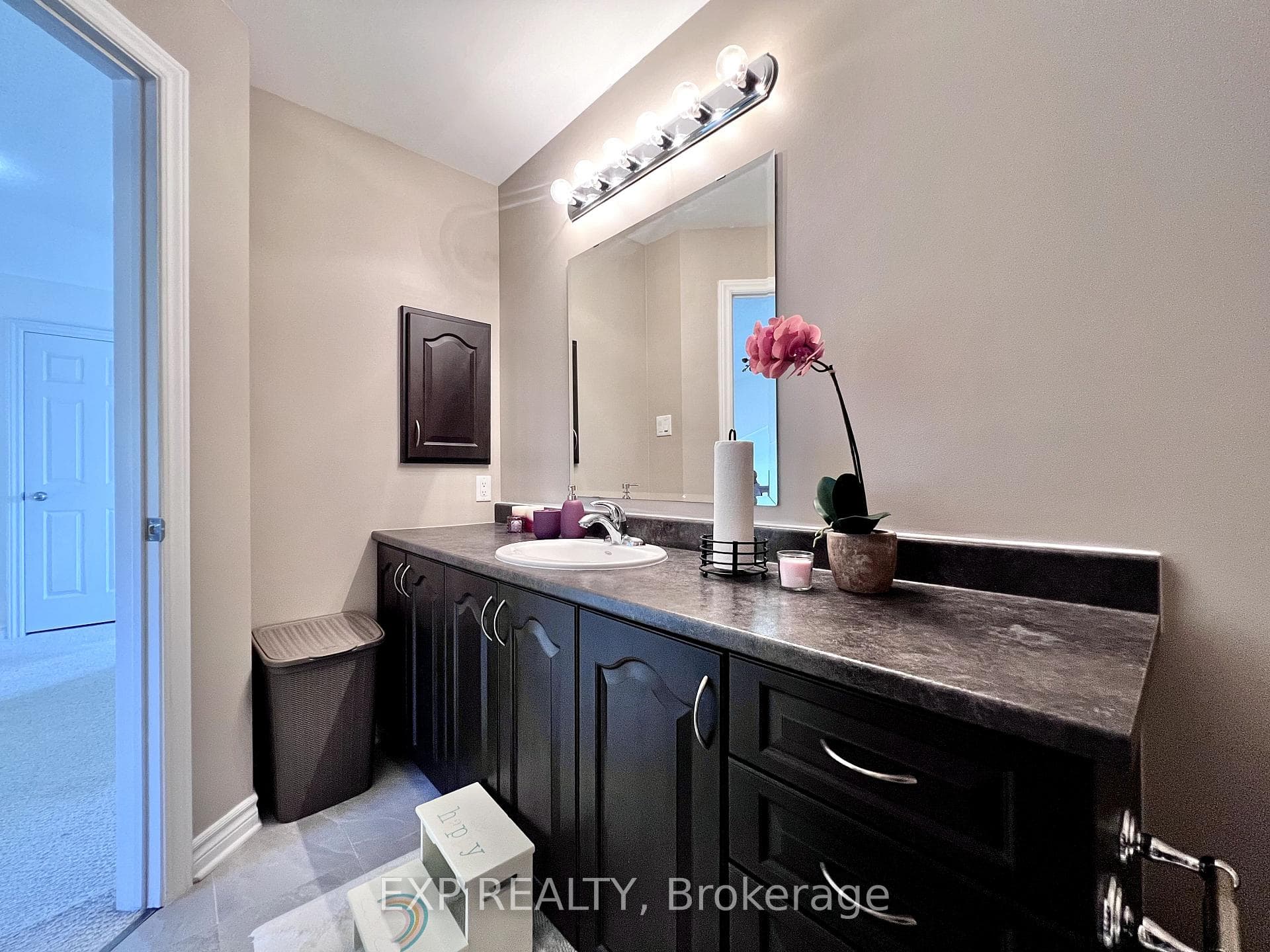 700 Beatrice Drive photo 31