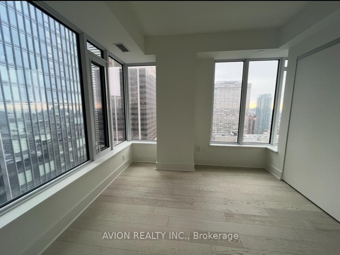 11 Yorkville Avenue Unit 3207 photo 6