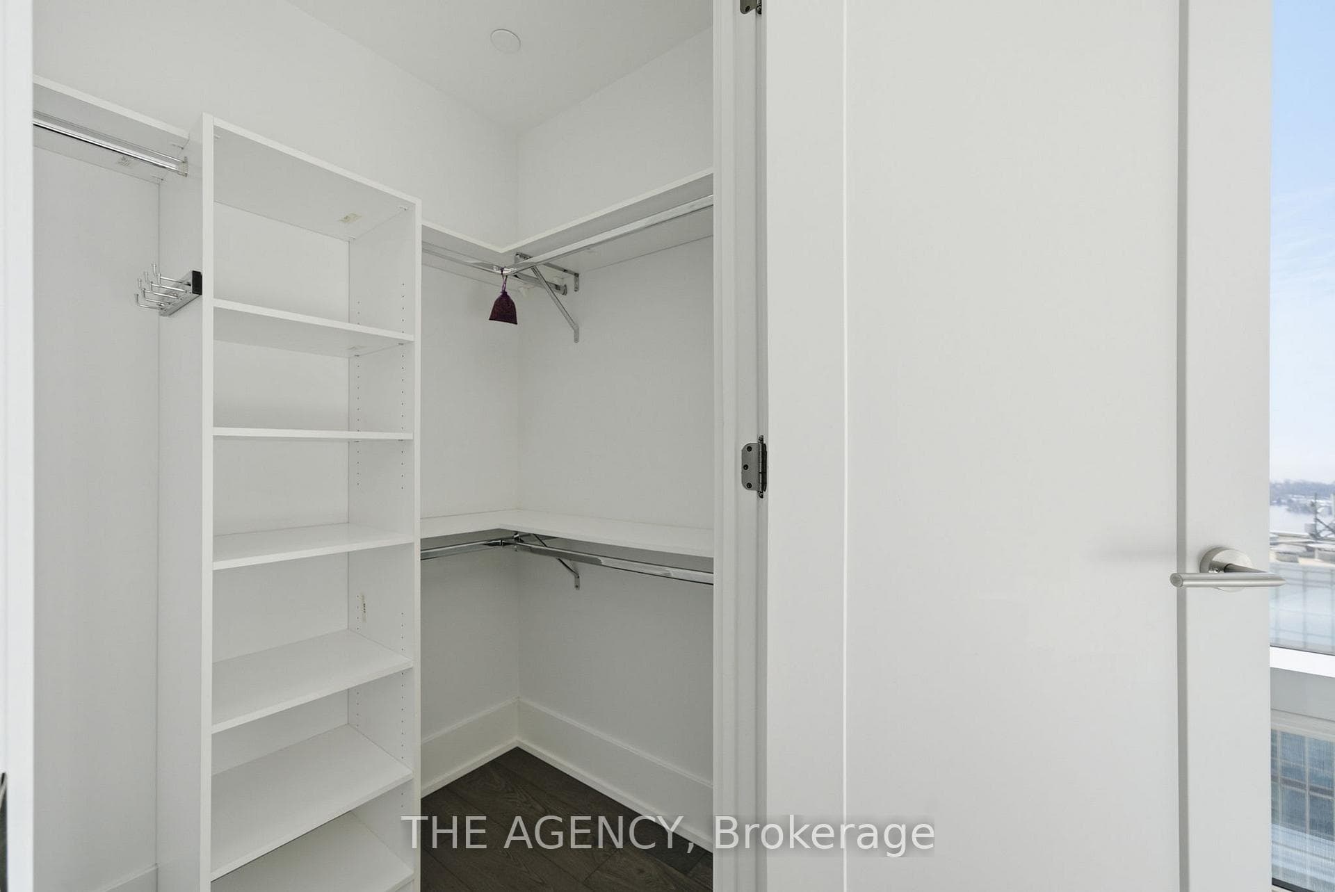 10 York Street Unit 4205 photo 17