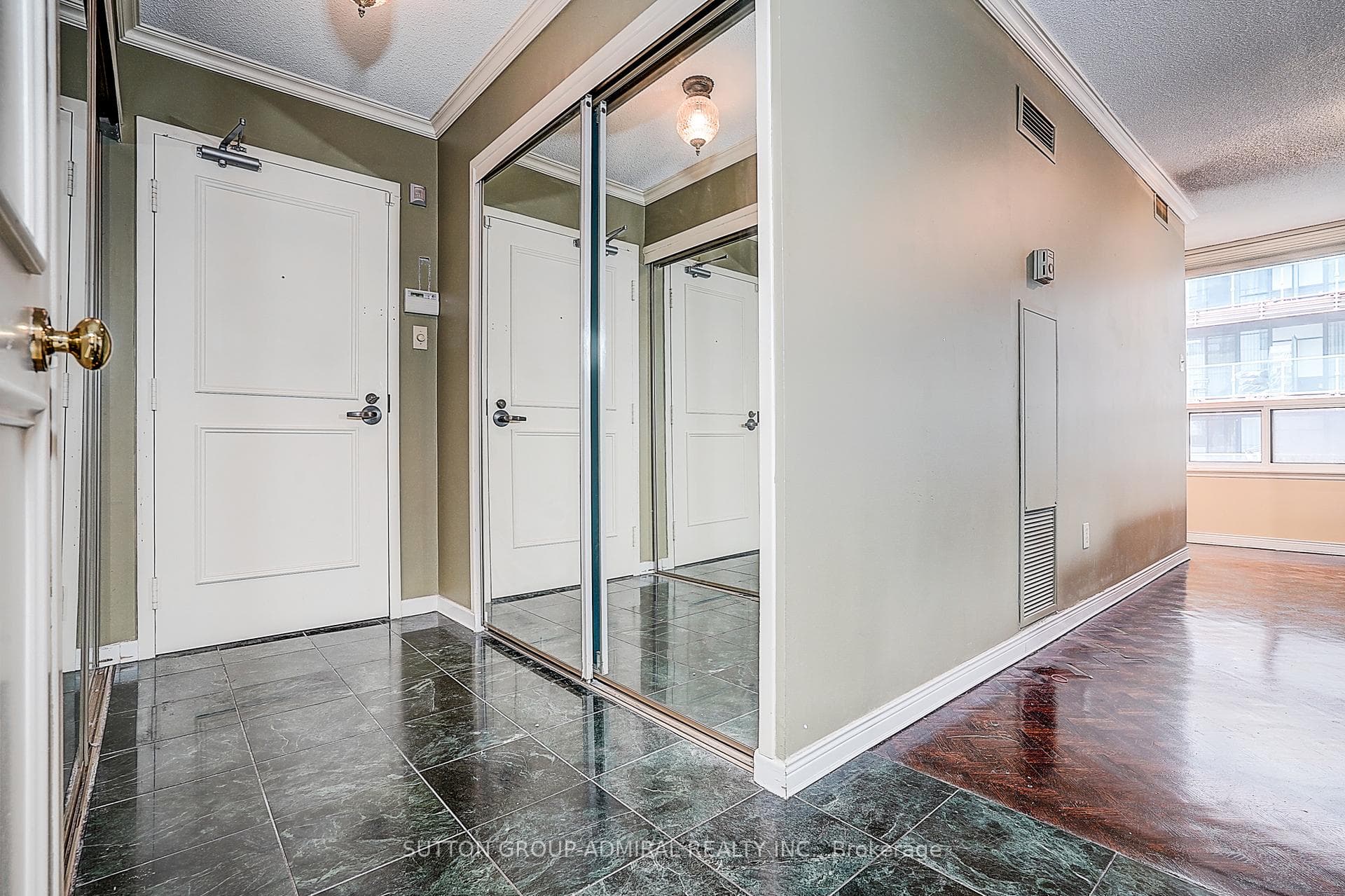 25 Maitland Street Unit 1209 photo 5