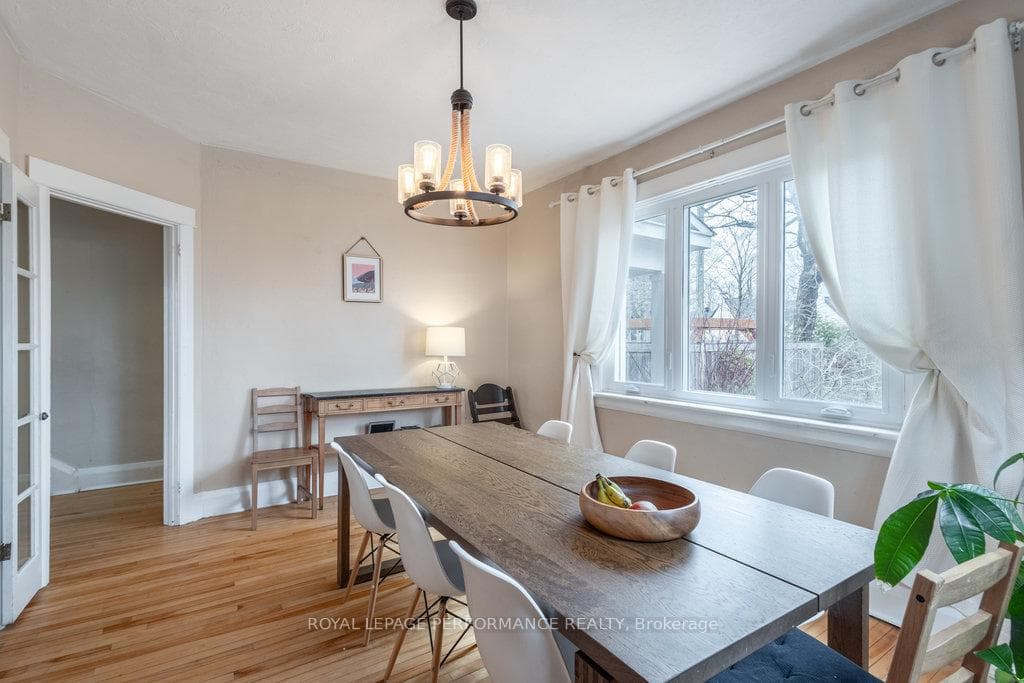 35 Acacia Avenue photo 7